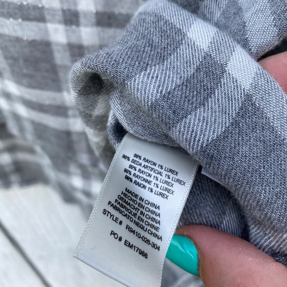 Cloth & Stone Plaid Ruffle V-Neck Long Sleeve Top Gray‎ Casual Size Small - Picture 3 of 4